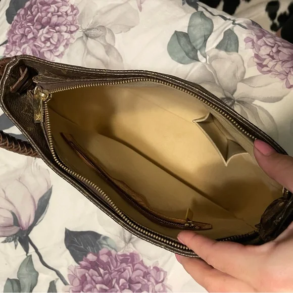 Vintage Boho Bags Louis Vuitton Fringe Shoulder Bag - Picture 4 of 7